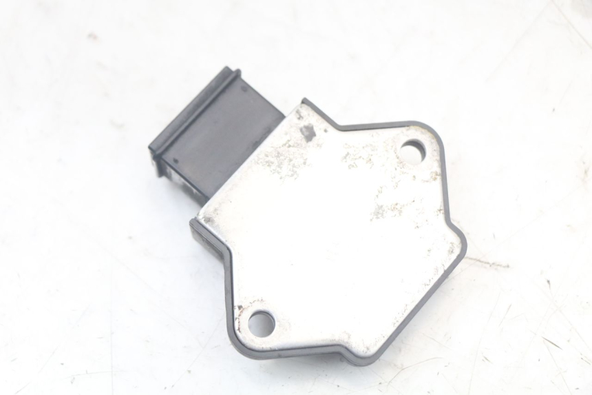 photo de CHARGING REGULATOR HONDA NTV DEAUVILLE 650 (1998 - 2001)