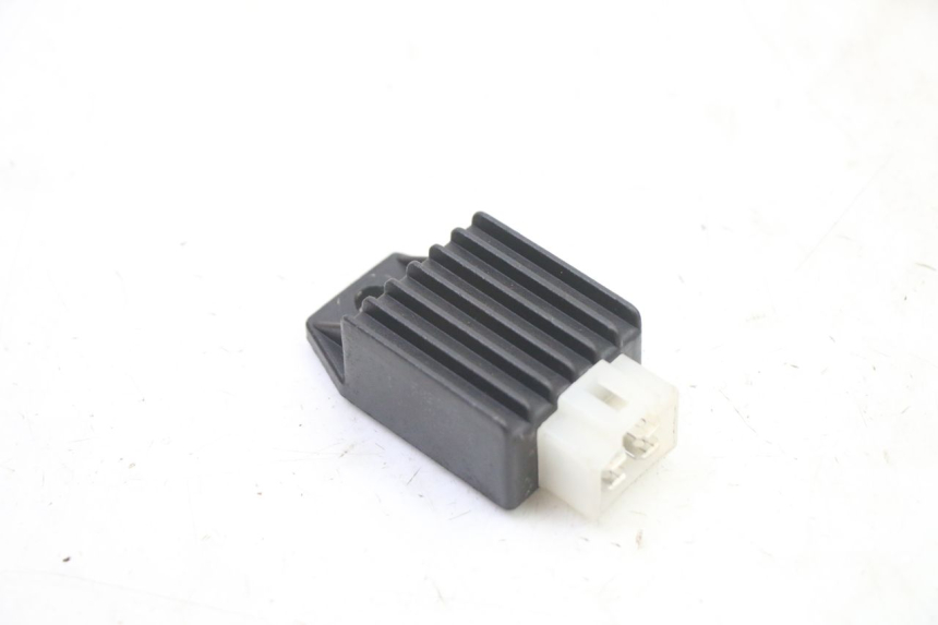 photo de CHARGING REGULATOR PEUGEOT KISBEE 2T 50 (2010 - 2017)