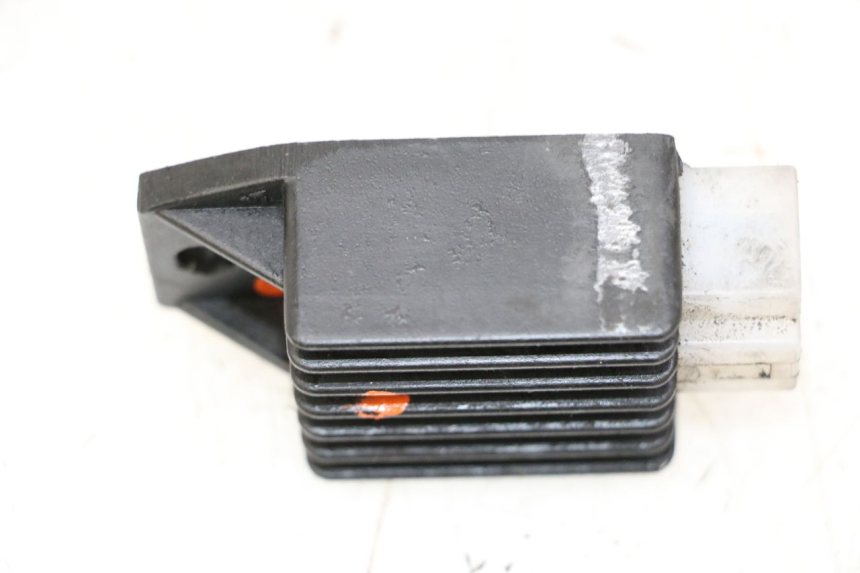 photo de CHARGING REGULATOR PEUGEOT KISBEE 2T 50 (2010 - 2017)