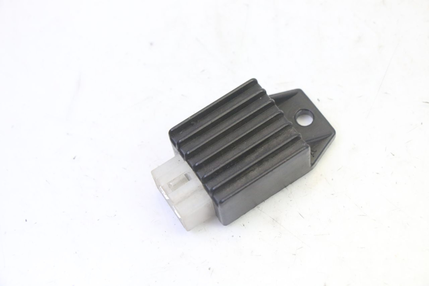 photo de CHARGING REGULATOR PEUGEOT KISBEE 2T 50 (2010 - 2017)