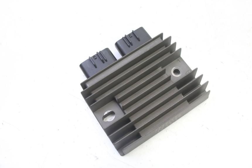 photo de REGULATOR PIAGGIO MP3 HPE 310 (2024 - 2025)