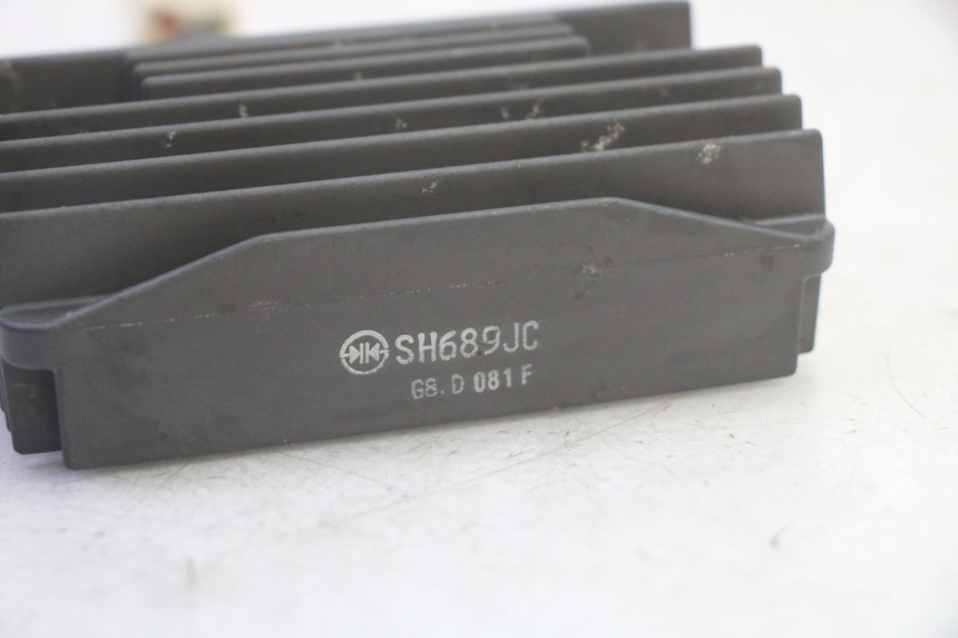 photo de REGULATOR PIAGGIO MP3 HPE 350 (2018 - 2020) - Zoom on usage condition