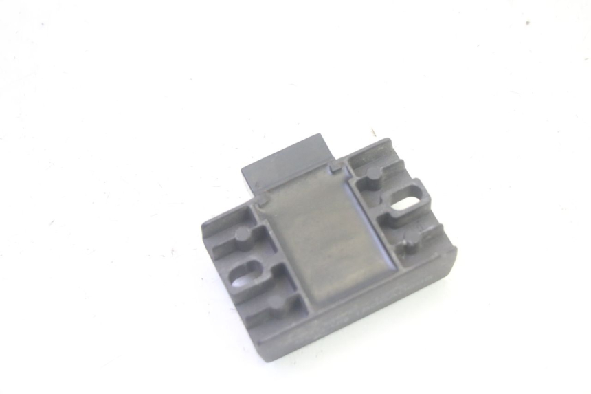 photo de CHARGING REGULATOR YAMAHA NEOS NEO'S 4T 50 (2008 - 2016) - Alternative perspective