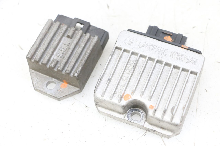 photo de CHARGING REGULATOR PIAGGIO NEW TYPHOON 50 (2018 - 2021) - Main view