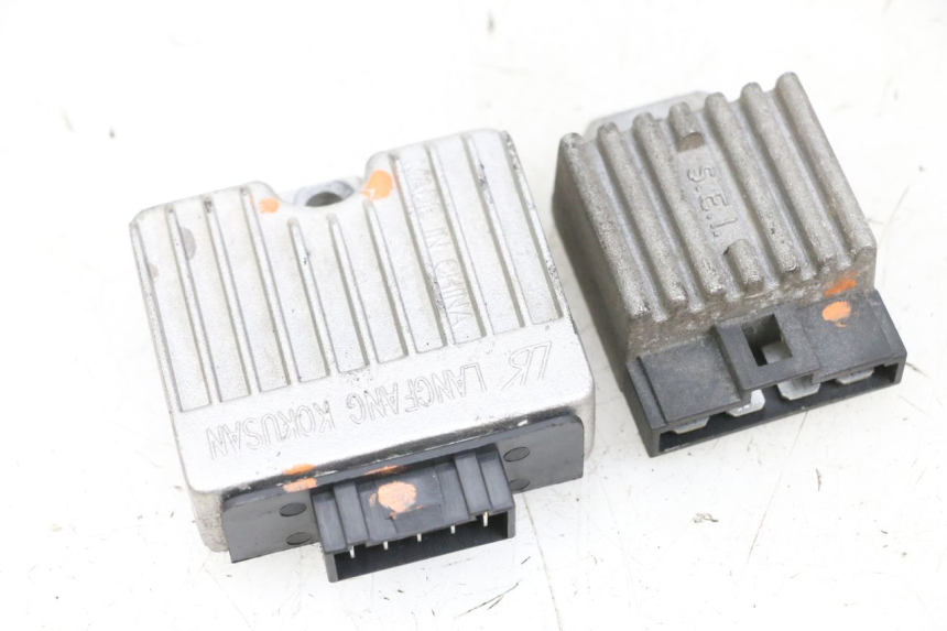 photo de CHARGING REGULATOR PIAGGIO NEW TYPHOON 50 (2018 - 2021) - Surface and material condition