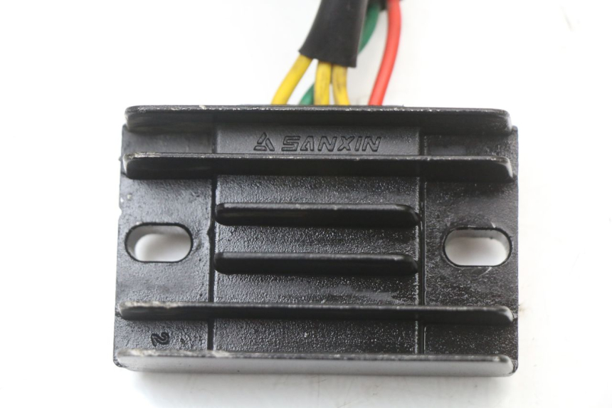 photo de REGULATOR PEUGEOT STREETZONE I 2T 50 (2018 - 2020)