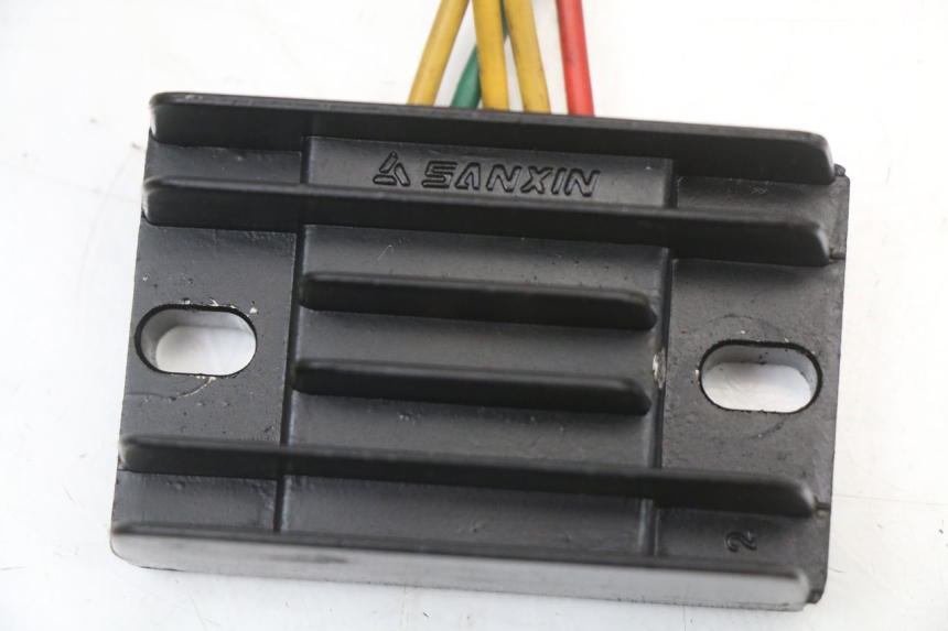 photo de REGULATOR PEUGEOT STREETZONE I 2T 50 (2018 - 2020)