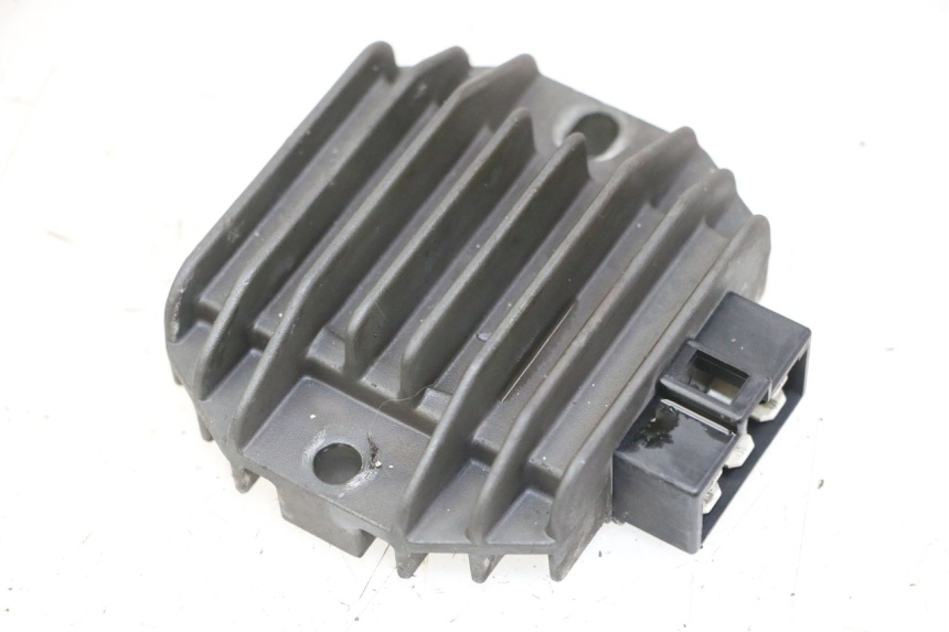 photo de REGULATOR PIAGGIO VESPA GRANTURISMO 200 (2004 - 2005)