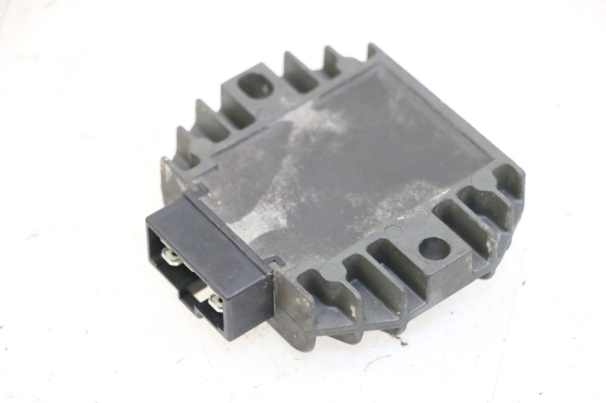 photo de REGULATOR PIAGGIO VESPA GRANTURISMO 200 (2004 - 2005)