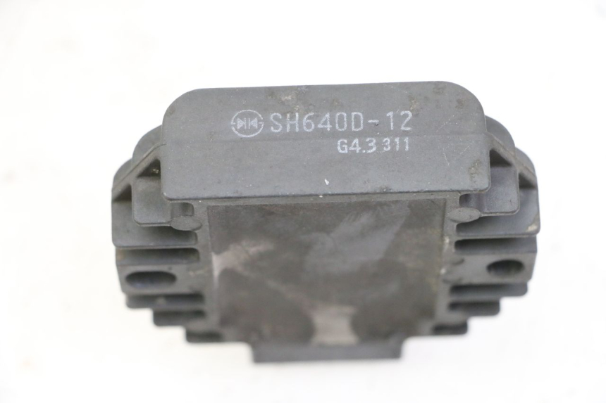 photo de REGULATOR PIAGGIO VESPA GRANTURISMO 200 (2004 - 2005)