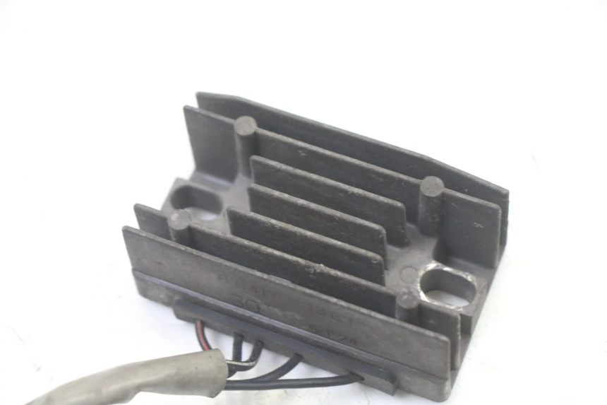 photo de CHARGING REGULATOR SUZUKI UH BURGMAN 125 (2002 - 2006)