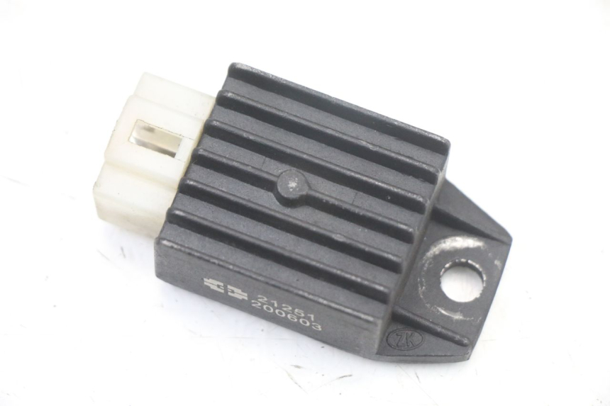 photo de CHARGING REGULATOR VONROAD YIBEN 125 (2006 - 2010)