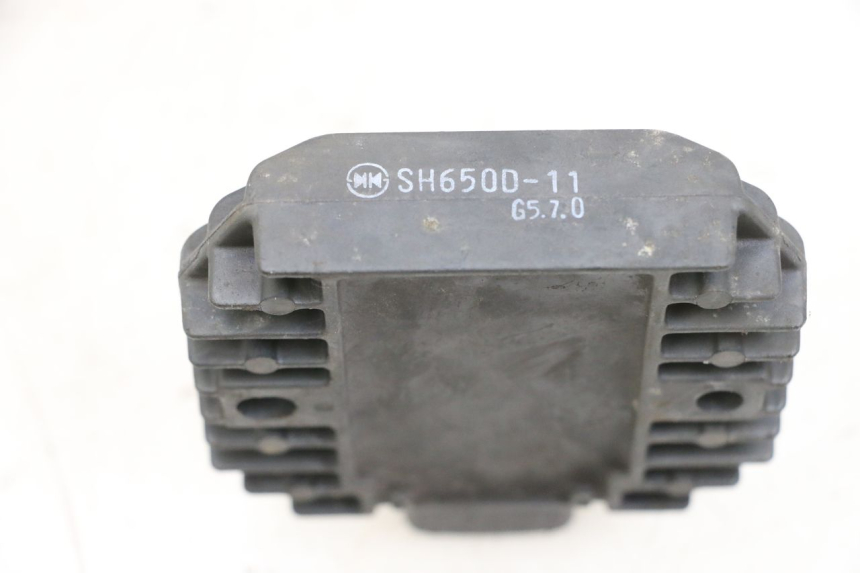 photo de CHARGING REGULATOR YAMAHA XMAX X-MAX 125 (2006 - 2009) - Alternative perspective