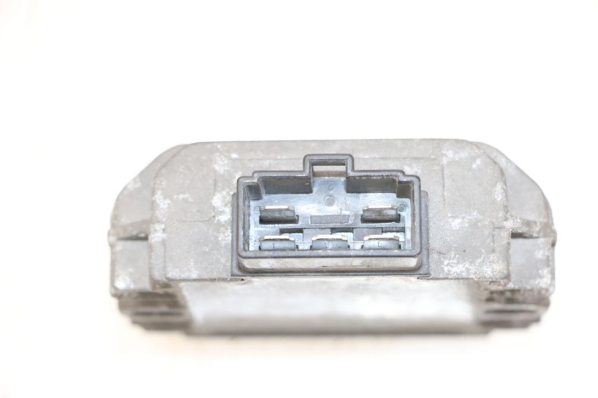 photo de CHARGING REGULATOR PIAGGIO XEVO - X EVO 125 (2007 - 2017) - Zoom on usage condition