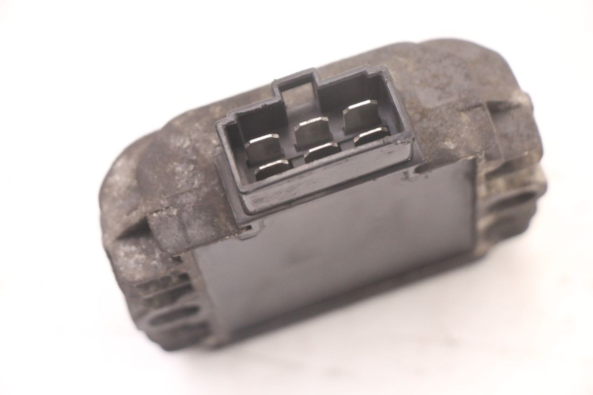 photo de CHARGING REGULATOR PIAGGIO XEVO - X EVO 125 (2007 - 2016) - Zoom on usage condition