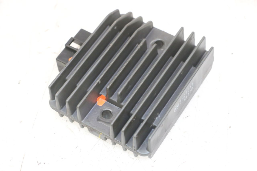 photo de REGULATOR YAMAHA XJ6 ABS 600 (2008 - 2016)