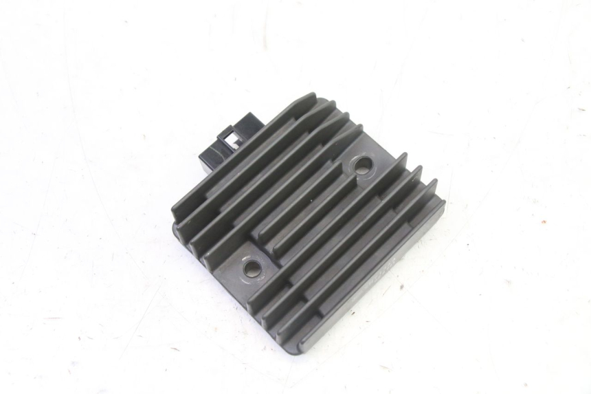 photo de REGULATOR YAMAHA XJ6 ABS 600 (2008 - 2016)