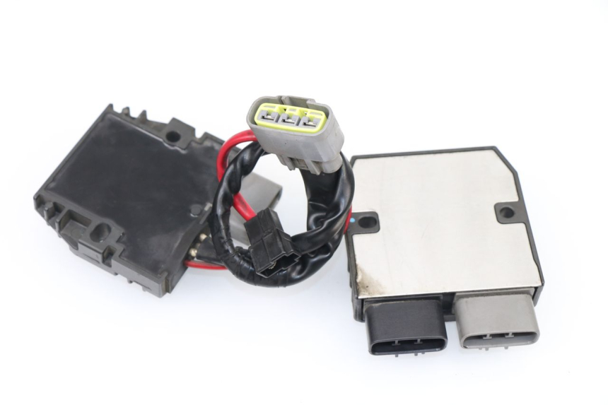 photo de CHARGING REGULATOR YAMAHA FJR ABS 1300 (2006 - 2012)