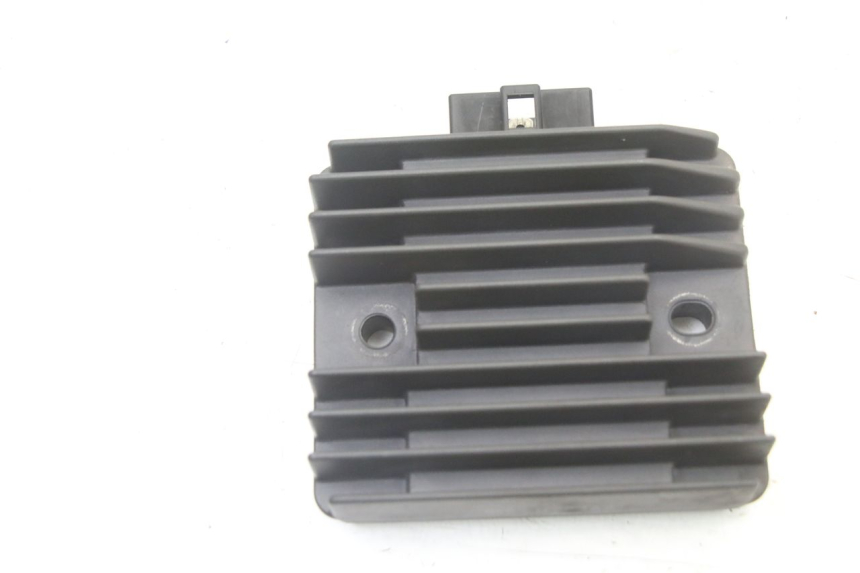 photo de REGULATOR YAMAHA XJ6 ABS 600 (2008 - 2016)