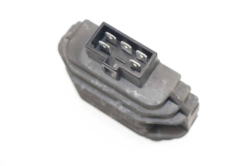 photo de CHARGING REGULATOR YAMAHA YP MAJESTY 125 (2002 - 2006)