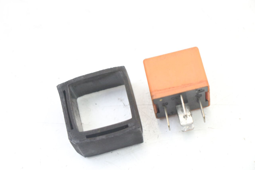 photo de STARTER RELAY PEUGEOT ELYSTAR 50 (2002 - 2014)