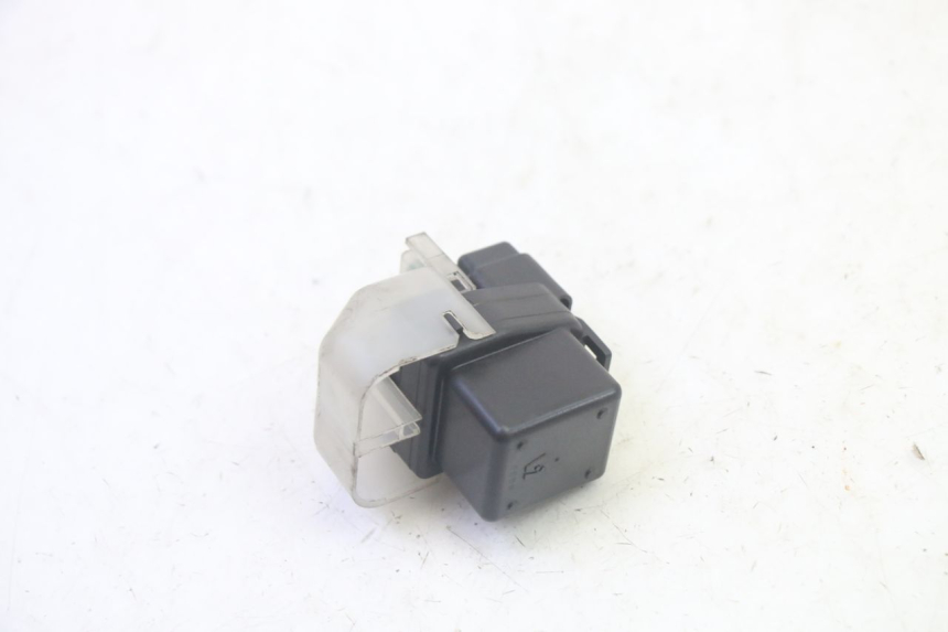 photo de STARTER RELAY SUZUKI GSF N BANDIT 600 (1996 - 1999) - Technical close-up