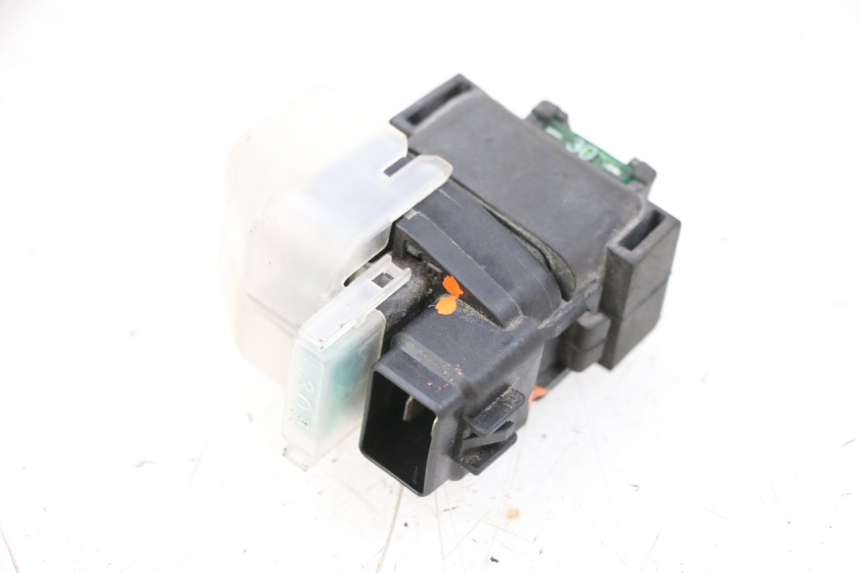 photo de STARTER RELAY SUZUKI GSXR GSX-R 1000 (2003 - 2004) - Technical close-up
