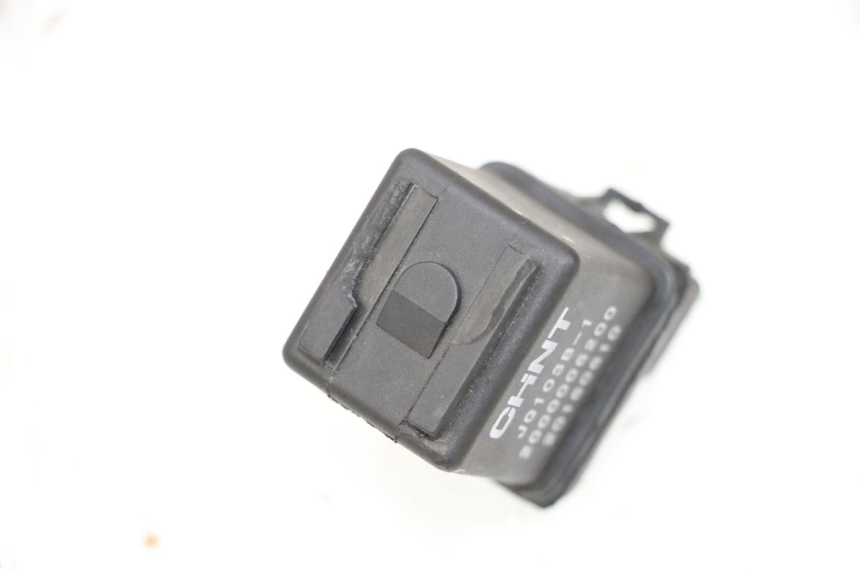 photo de STARTER RELAY PEUGEOT KISBEE 4T 50 (2010 - 2017) - Zoom on usage condition