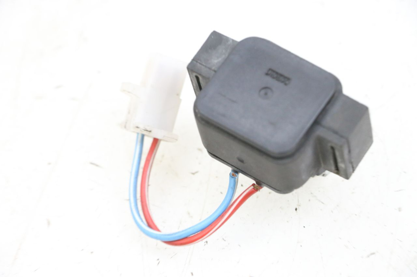photo de STARTER RELAY YAMAHA YP MAJESTY 125 (2002 - 2006) - Component detail