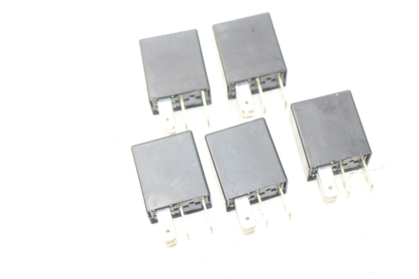 photo de RELAY PIAGGIO MP3 HPE 500 (2019 - 2022) - Alternative perspective