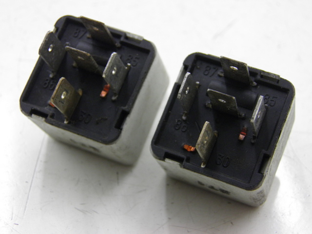 photo de RELAY PIAGGIO BEVERLY 125 (1998 - 2005)