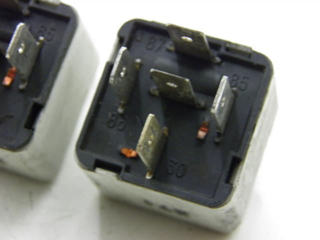 photo de RELAY PIAGGIO BEVERLY 125 (1998 - 2005)