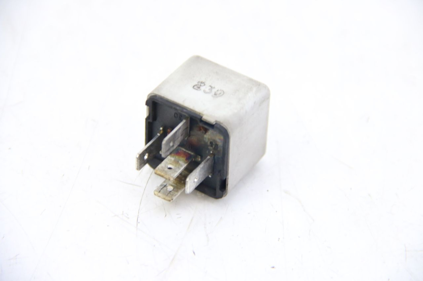 photo de ELECTRICAL RELAY PIAGGIO VESPA GTS SUPER IE 125 (2009 - 2016)