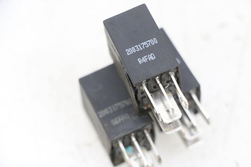 photo de RELAY PEUGEOT SPEEDFIGHT 4 4T EFI 50 (2021 - 2025) - Zoom on usage condition