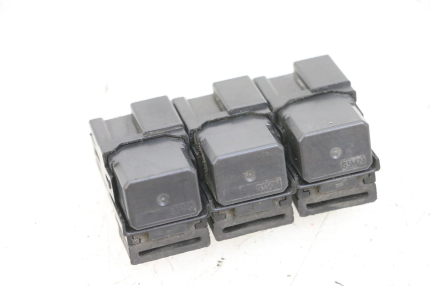 photo de ELECTRICAL RELAY YAMAHA XMAX X-MAX 125 (2006 - 2009) - Alternative perspective