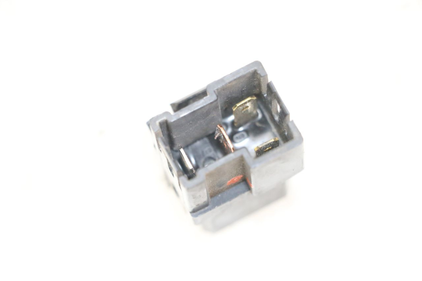 photo de RELAY YAMAHA FZS FAZER 600 (2001 - 2003)