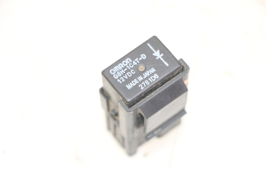 photo de RELAY YAMAHA FZS FAZER 600 (2001 - 2003)