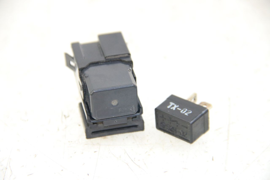 photo de ELECTRICAL RELAY YAMAHA XP T-MAX TMAX 500 (2004 - 2007)