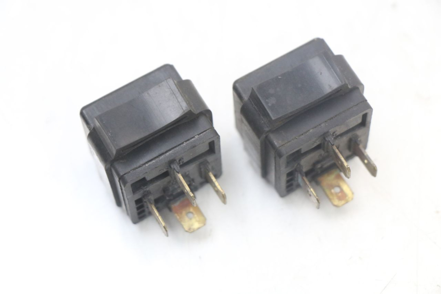 photo de ELECTRICAL RELAY YAMAHA YP MAJESTY 125 (2002 - 2006)