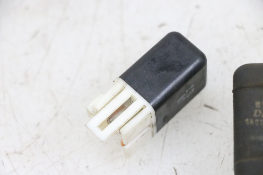 photo de RELAY KAWASAKI ZR 7 750 (1999 - 2001) - Alternative perspective