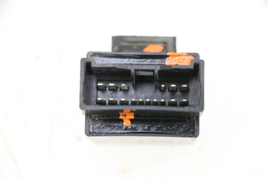 photo de FUEL PUMP RELAY YAMAHA FJR ABS 1300 (2006 - 2012) - Zoom on usage condition