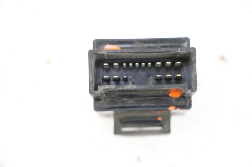 photo de FUEL PUMP RELAY YAMAHA TDM ABS 900 (2002 - 2014) - Alternative perspective