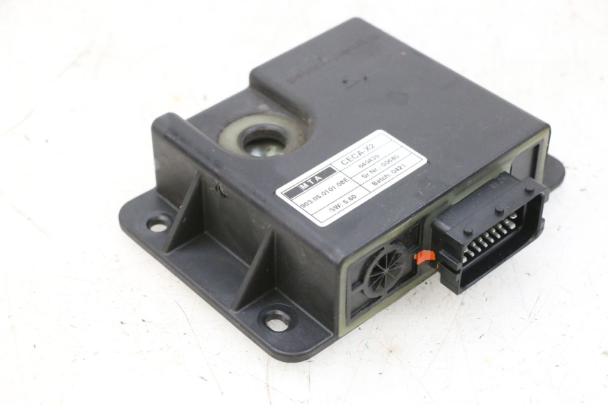 photo de ROLL LOCK RELAY PIAGGIO MP3 HPE 300 (2019 - 2026) - Zoom on usage condition