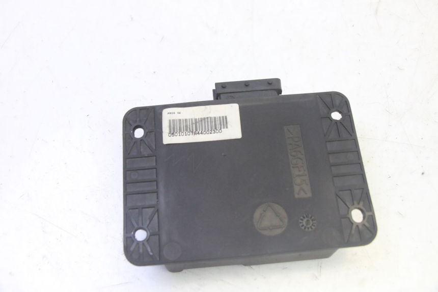 photo de ROLL LOCK RELAY PIAGGIO MP3 LT 300 (2010 - 2016) - Technical close-up