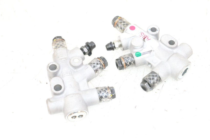 photo de BRAKE SPLITTER PIAGGIO MP3 HPE 300 (2019 - 2026) - Main view