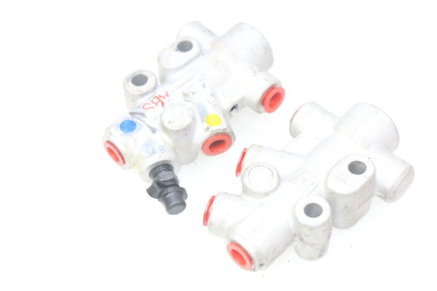 photo de BRAKE PROPORTIONING VALVE PIAGGIO MP3 500 (2014 - 2016)