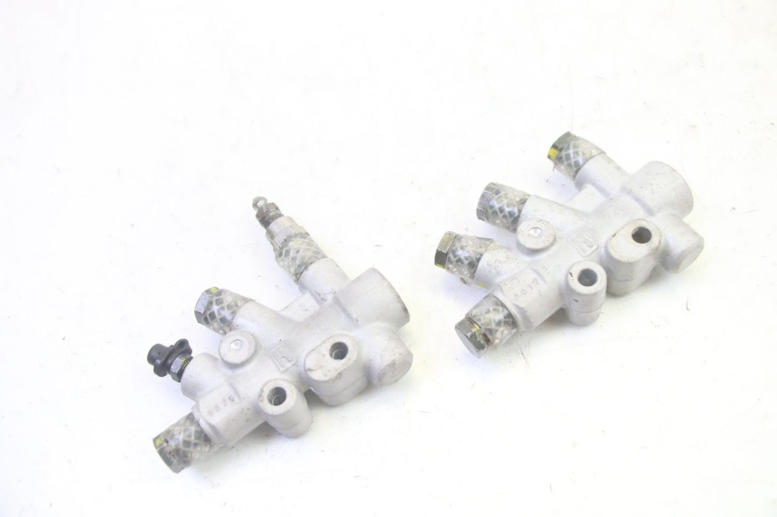 photo de BRAKE PROPORTIONING VALVE PIAGGIO MP3 RL 250 (2007 - 2010) - Alternative perspective