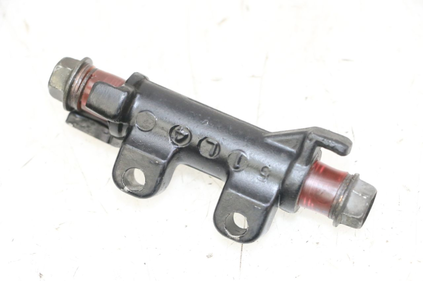 photo de BRAKE PROPORTIONING VALVE YAMAHA FZS FAZER 600 (2001 - 2003)