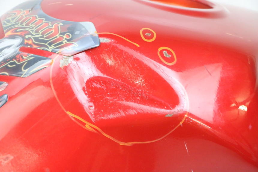 photo de FUEL TANK SUZUKI GSF N BANDIT 600 (1996 - 1999) - High-resolution close-up