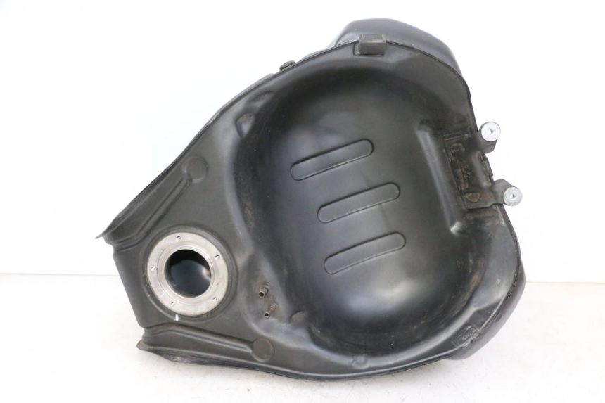 photo de FUEL TANK SUZUKI GSR 750 (2011 - 2017)